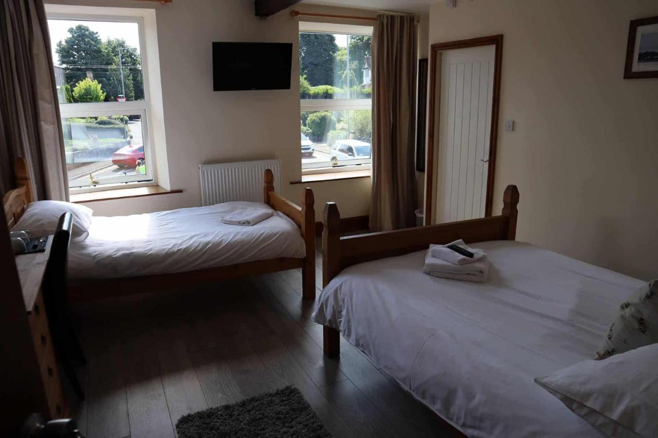 The Hare & Hounds Inn Foulridge Bagian luar foto