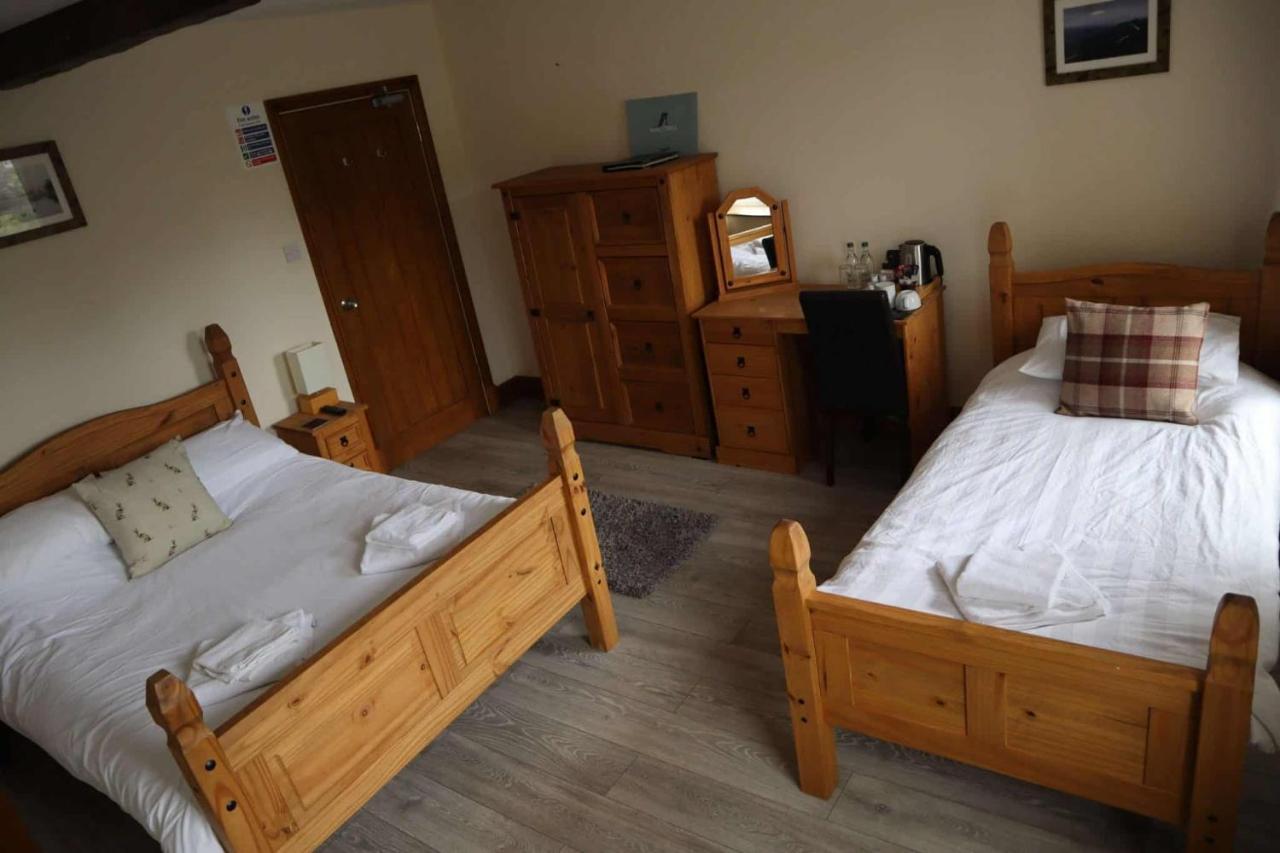The Hare & Hounds Inn Foulridge Bagian luar foto