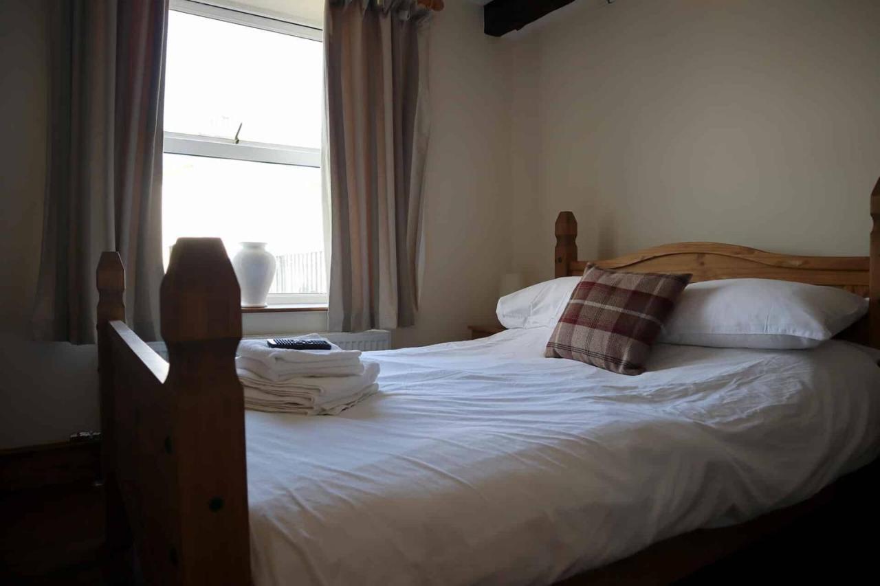 The Hare & Hounds Inn Foulridge Bagian luar foto